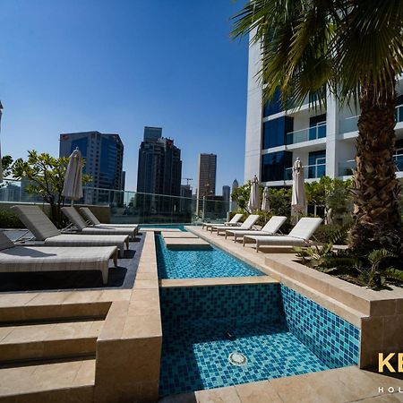 Sleek Studio In Prive With Stunning Canal View Dubai Eksteriør billede