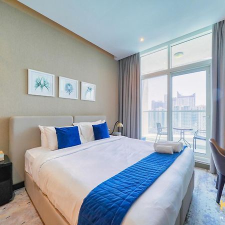 Sleek Studio In Prive With Stunning Canal View Dubai Eksteriør billede