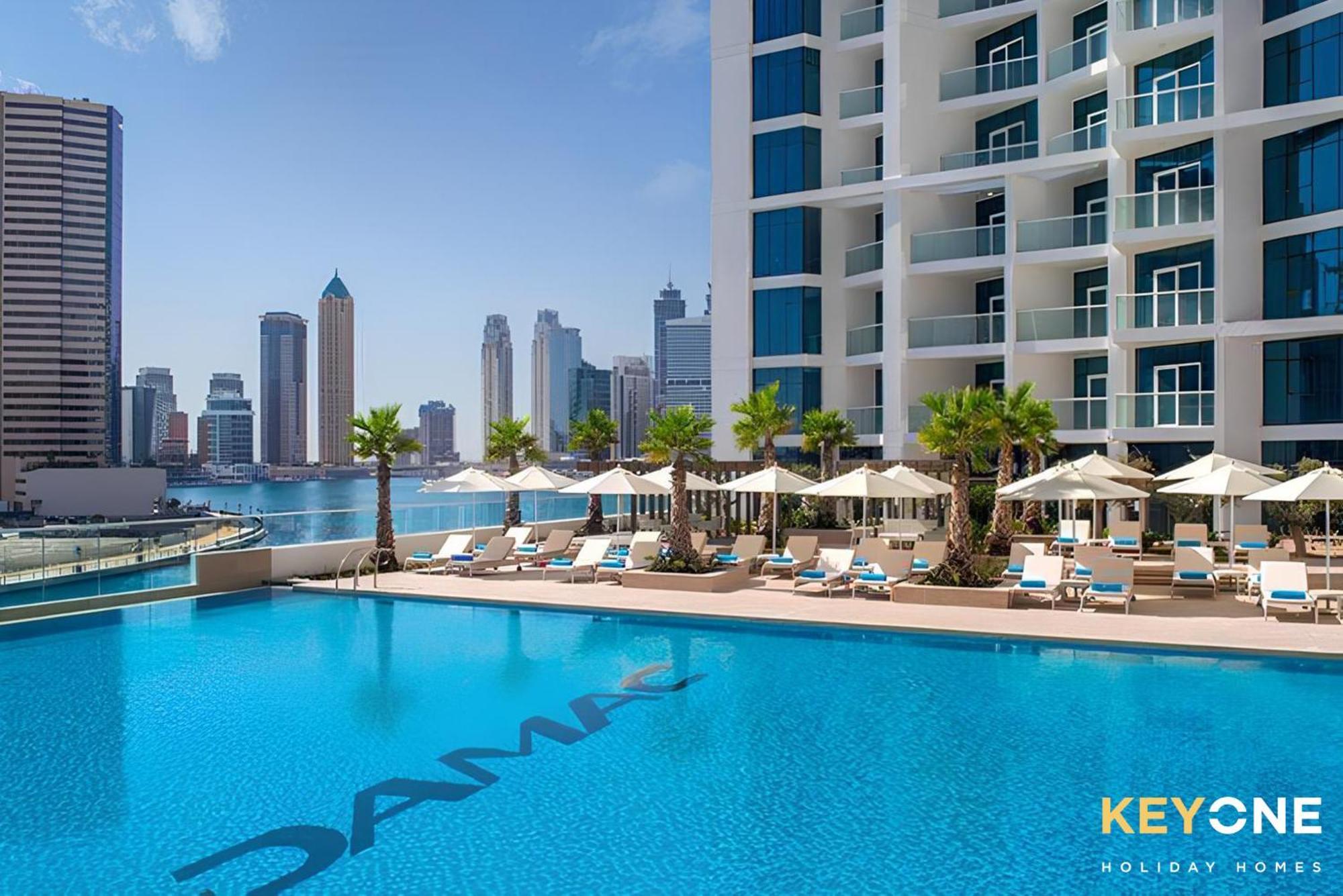 Sleek Studio In Prive With Stunning Canal View Dubai Eksteriør billede