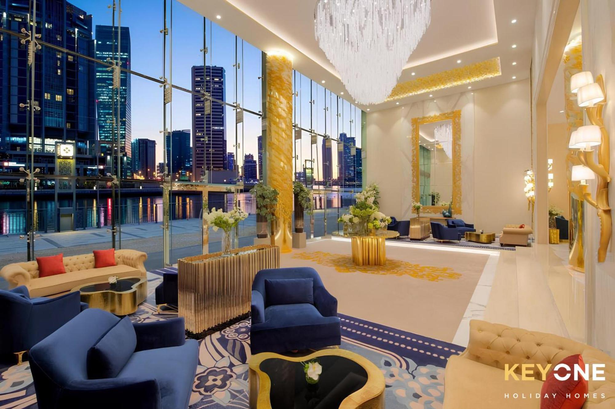 Sleek Studio In Prive With Stunning Canal View Dubai Eksteriør billede