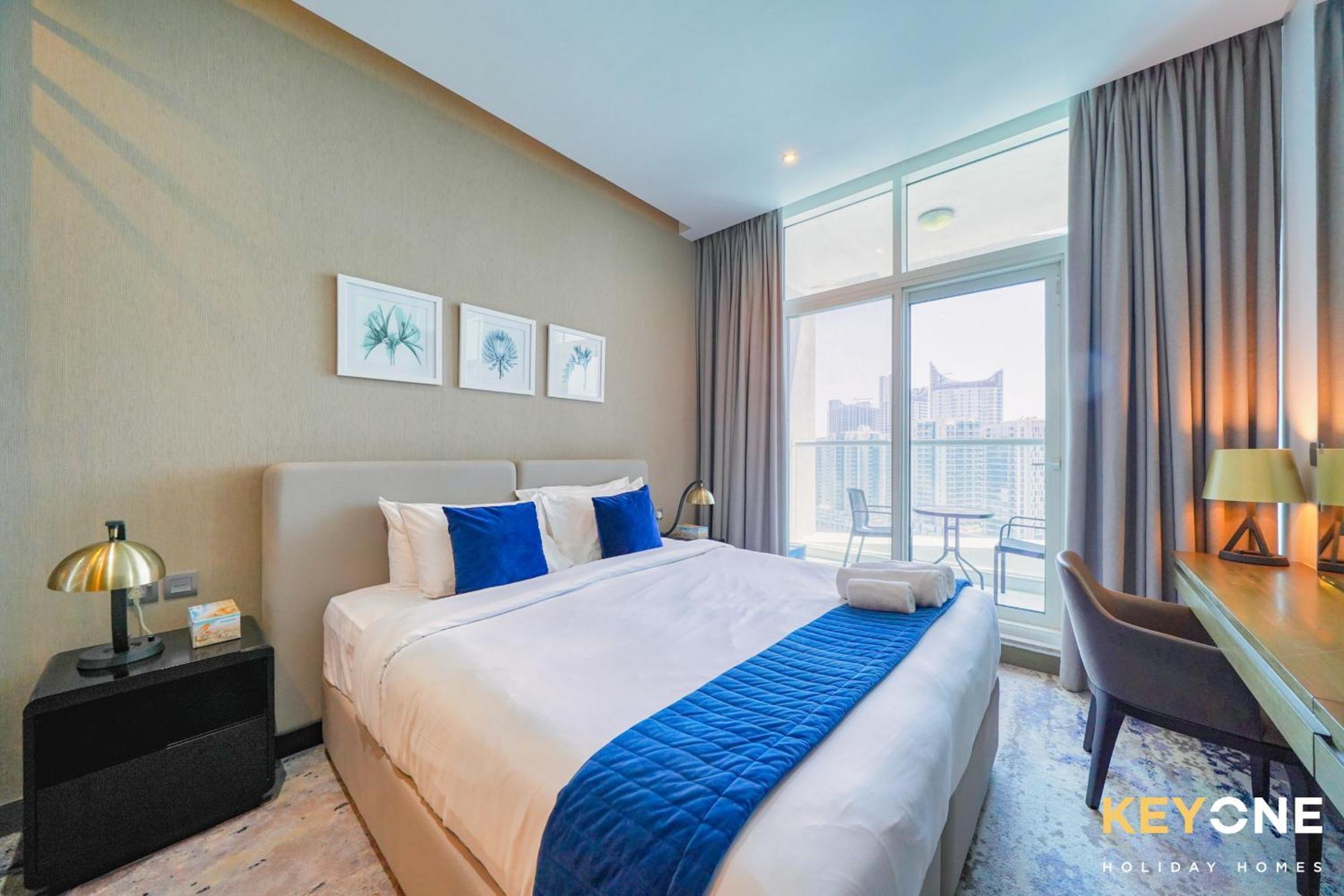 Sleek Studio In Prive With Stunning Canal View Dubai Eksteriør billede